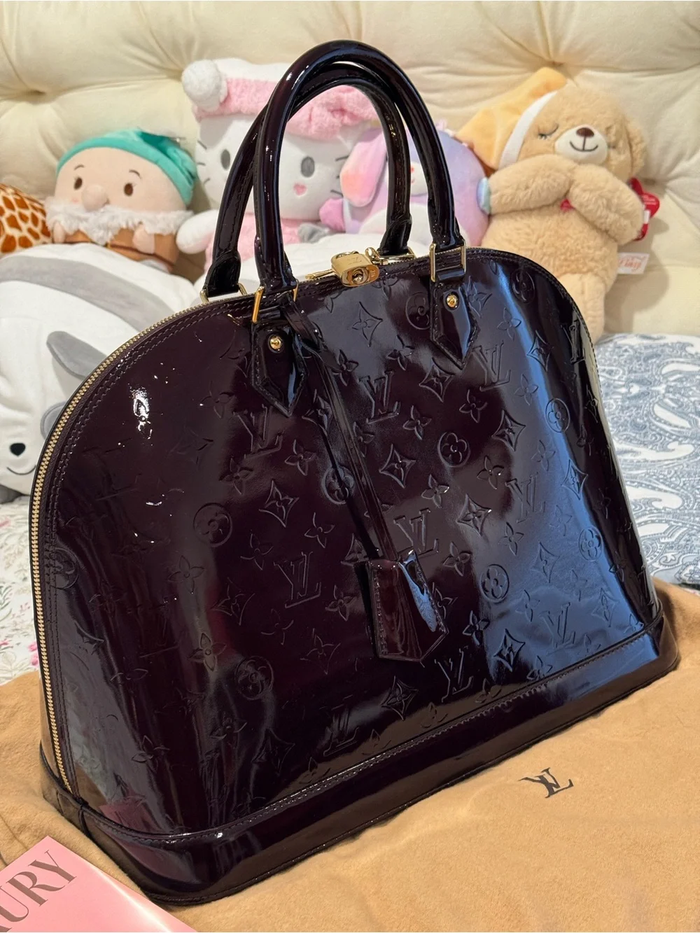 Louis Vuitton Vernis Alma GM Satchel in Deep Plum - Picture 4 of 10